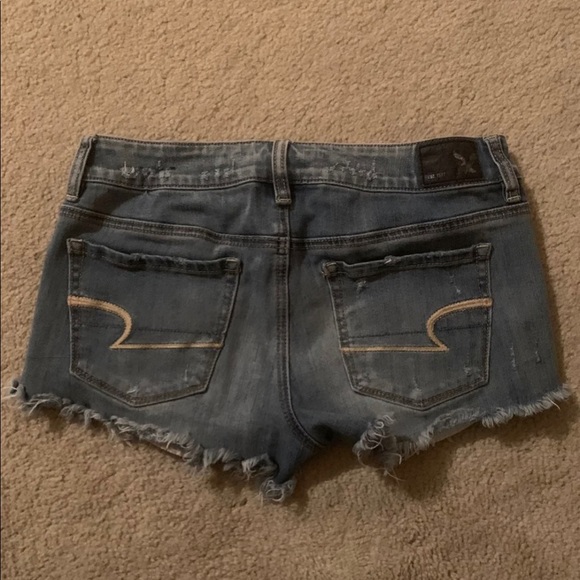 American Eagle Low Rise Denim Shorts - Picture 2 of 2